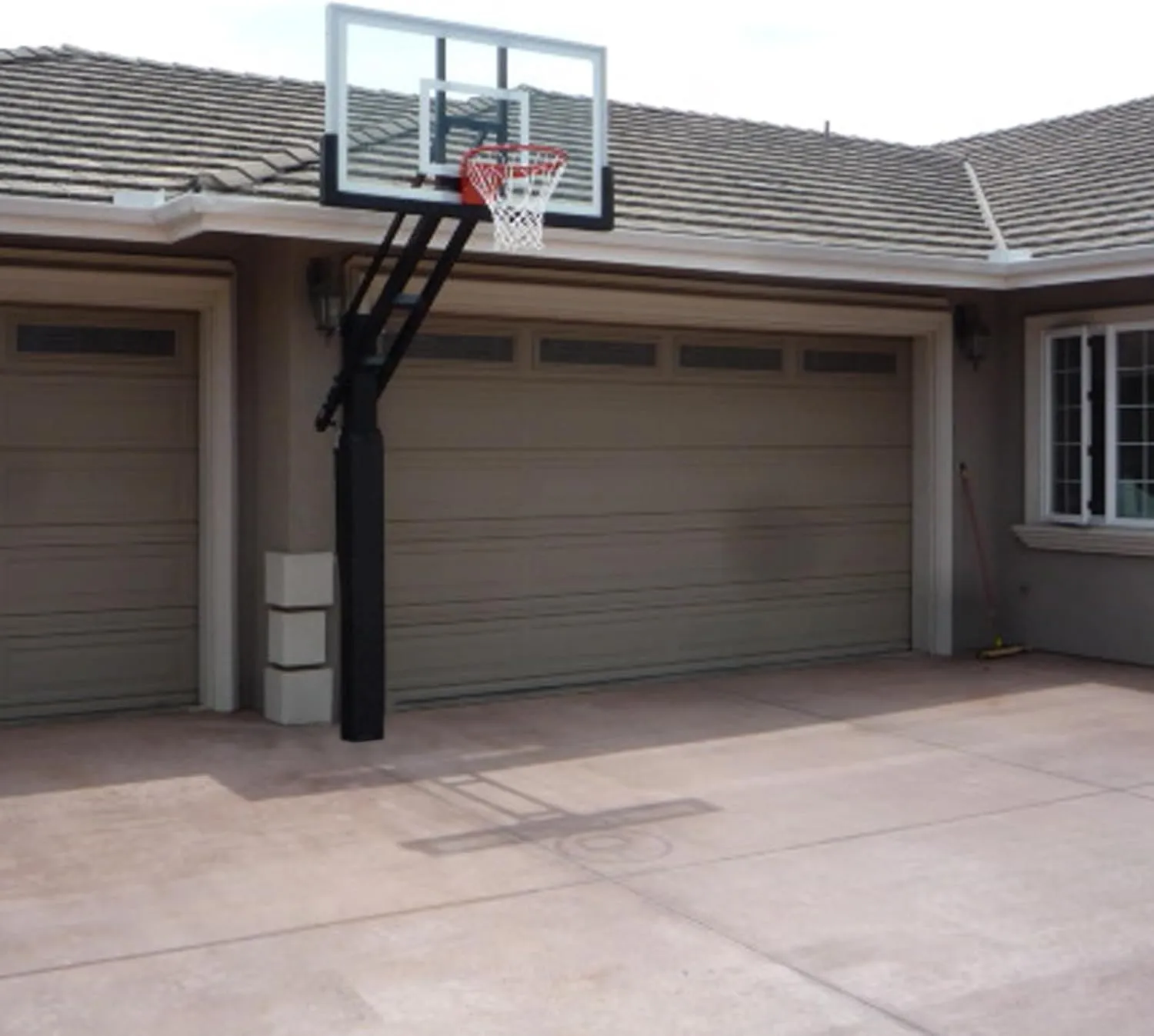 Basketball Pole Pad 72" Tall and 2"&4" Thick Fits 4"x4",5"x5",6"x6" Pole All-Weather Durable UV-Resistant Waterproof Square Basketball Pole Padding for Player Protection and Safety