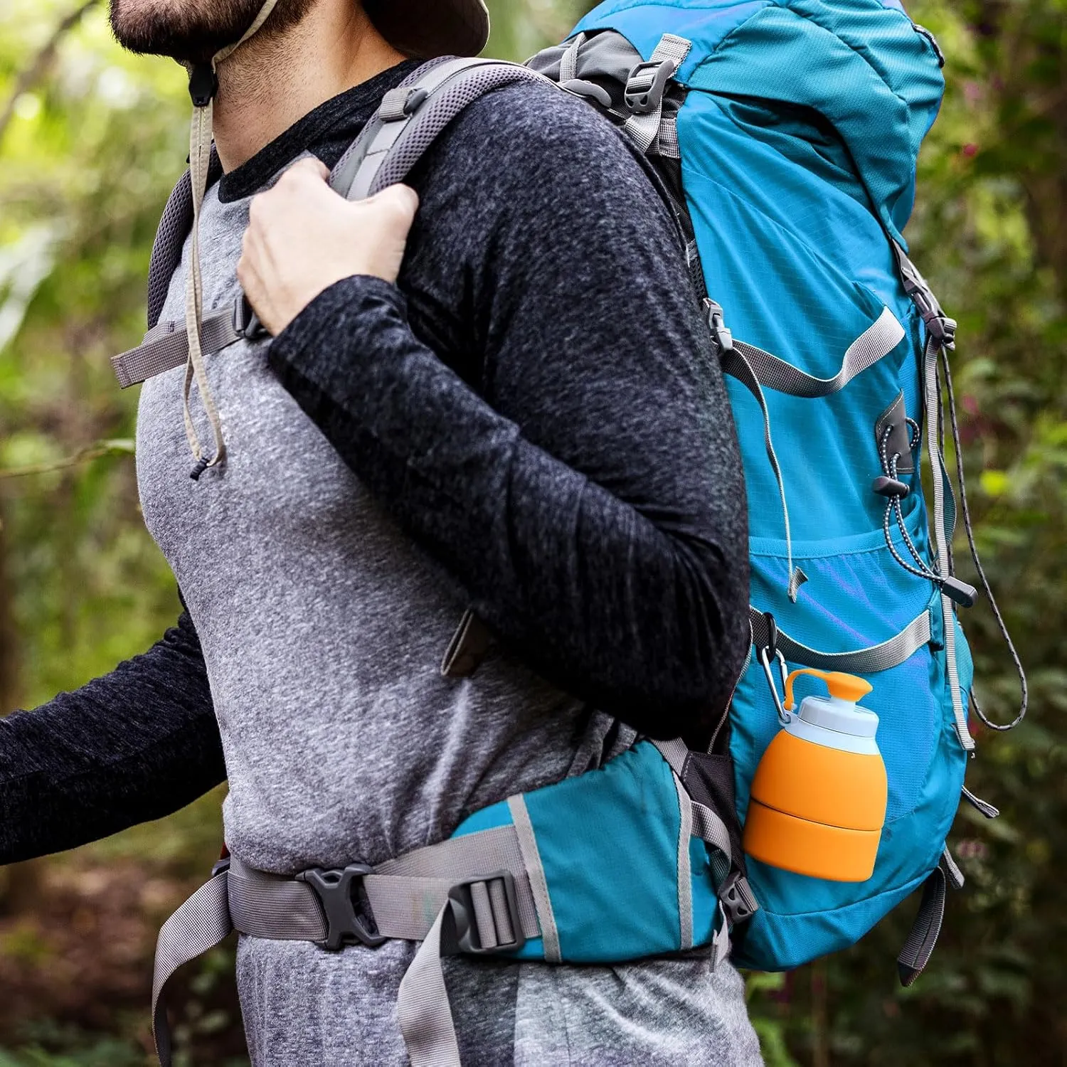 Collapsible Lightweight 20oz Water Bottle, Food-Grade Silicone BPA Free, Foldable Portable Leak Proof Office Travel Cycling Sports Outdoor Water Bottle with Vertical Hook (orange, Short nozzle)