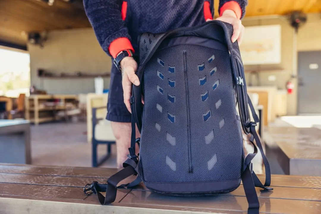 Gregory Nano 28L Unisex Day Hiking/Commuter/Active Travel Backpack, Breathable Backpanel, Hydration Port, One Size Fits All, Moab Tan
