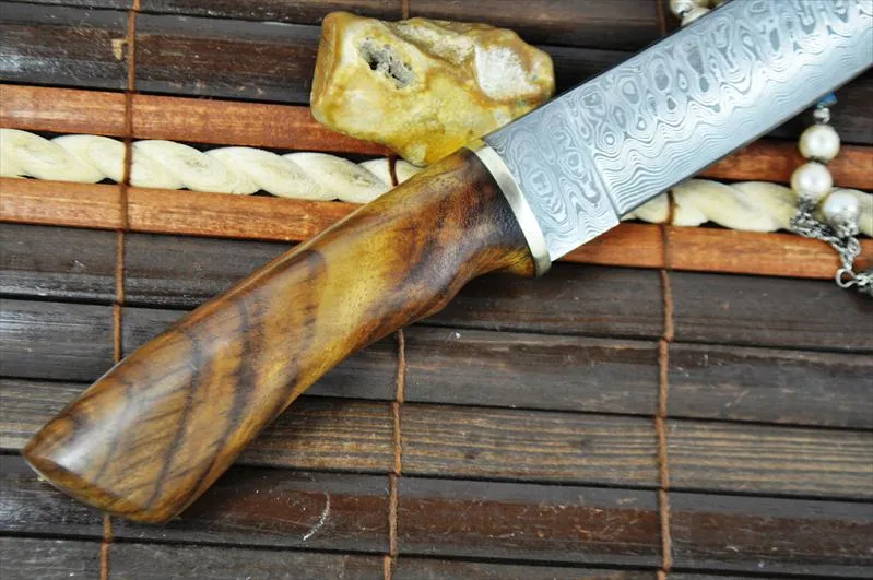 Handcrafted Large Hunting/Bushcraft Knife - Damascus Steel Work of Art
