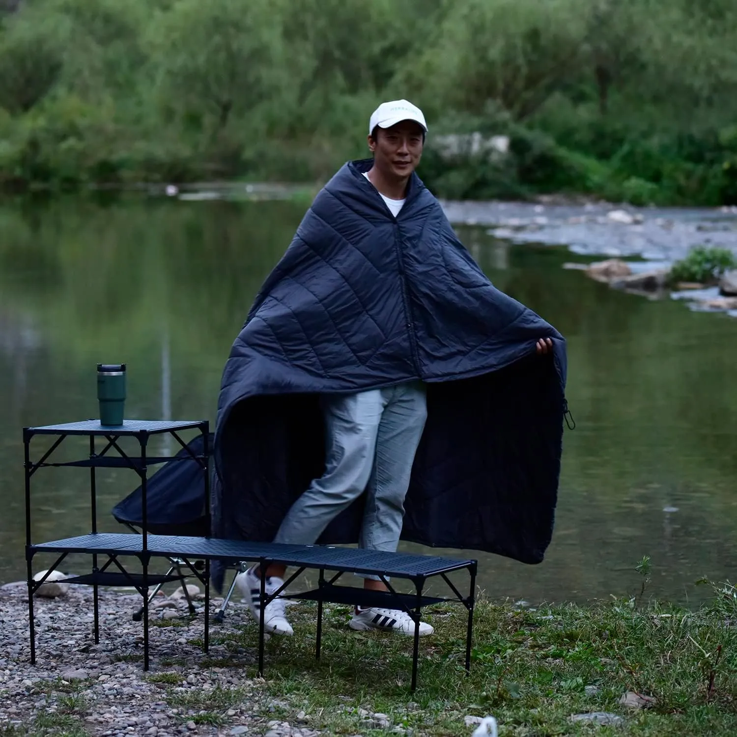 iClimb 3M Thinsulate Insulation Warm Camping Blanket Ultralight Compact (Black)