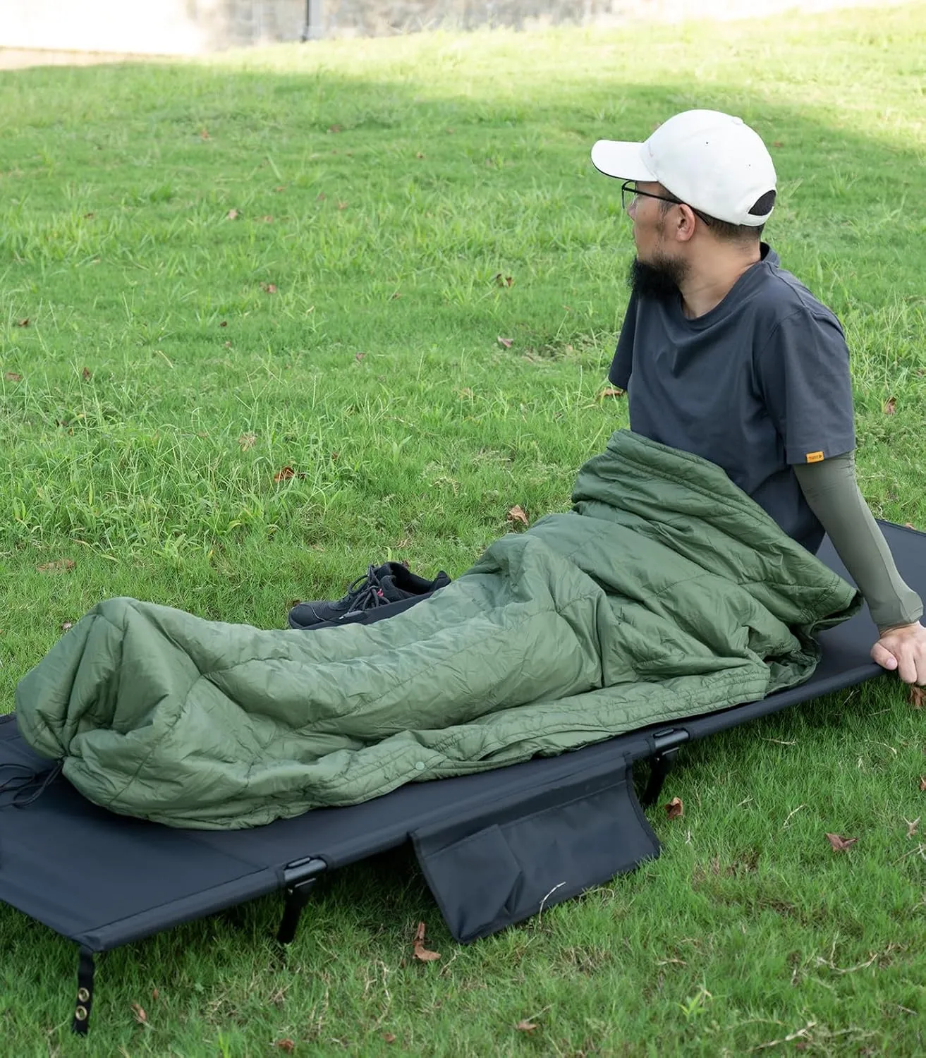 iClimb 3M Thinsulate Insulation Warm Camping Blanket Ultralight Compact (Black)