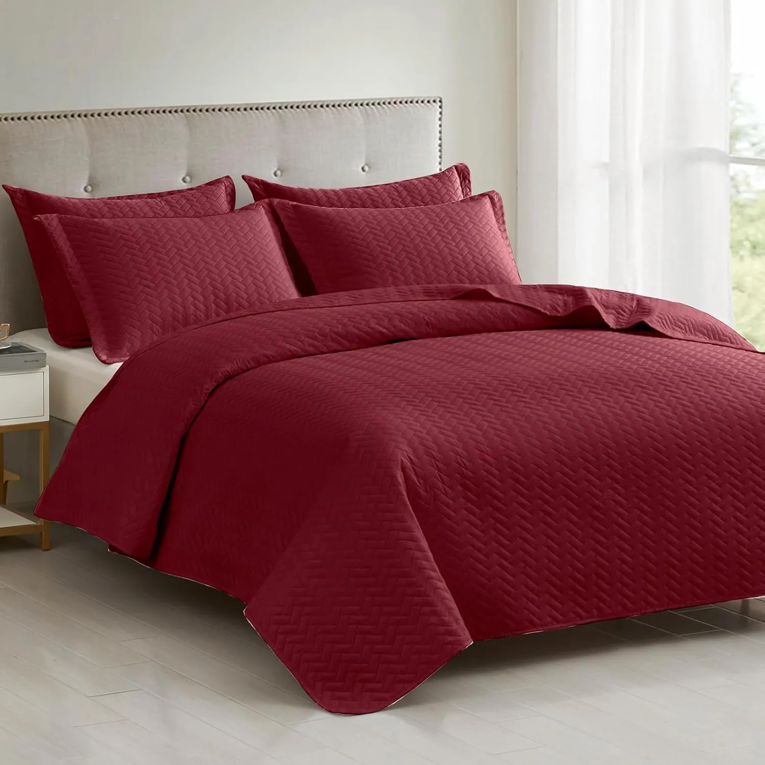 Maple&Stone Quilt Set King Size, Burgundy Lightweight Bedspread Ultrasonic Chevron Pattern Light Coverlet for All Season Comforter Bedding Decor - 3 Piece King Bed Cover Sets