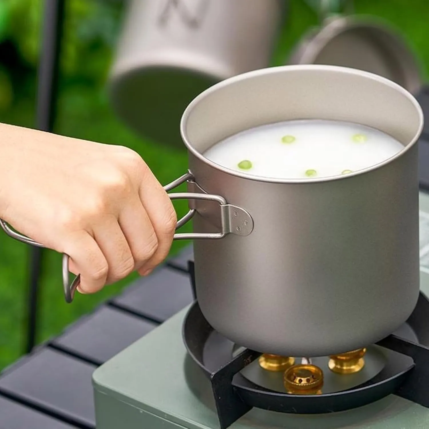 QINGFAN Metal Camping Cook Pots Outdoor Camping Cookware with Folding Handle Portable Tableware Cooking Pots Frypan Cookware