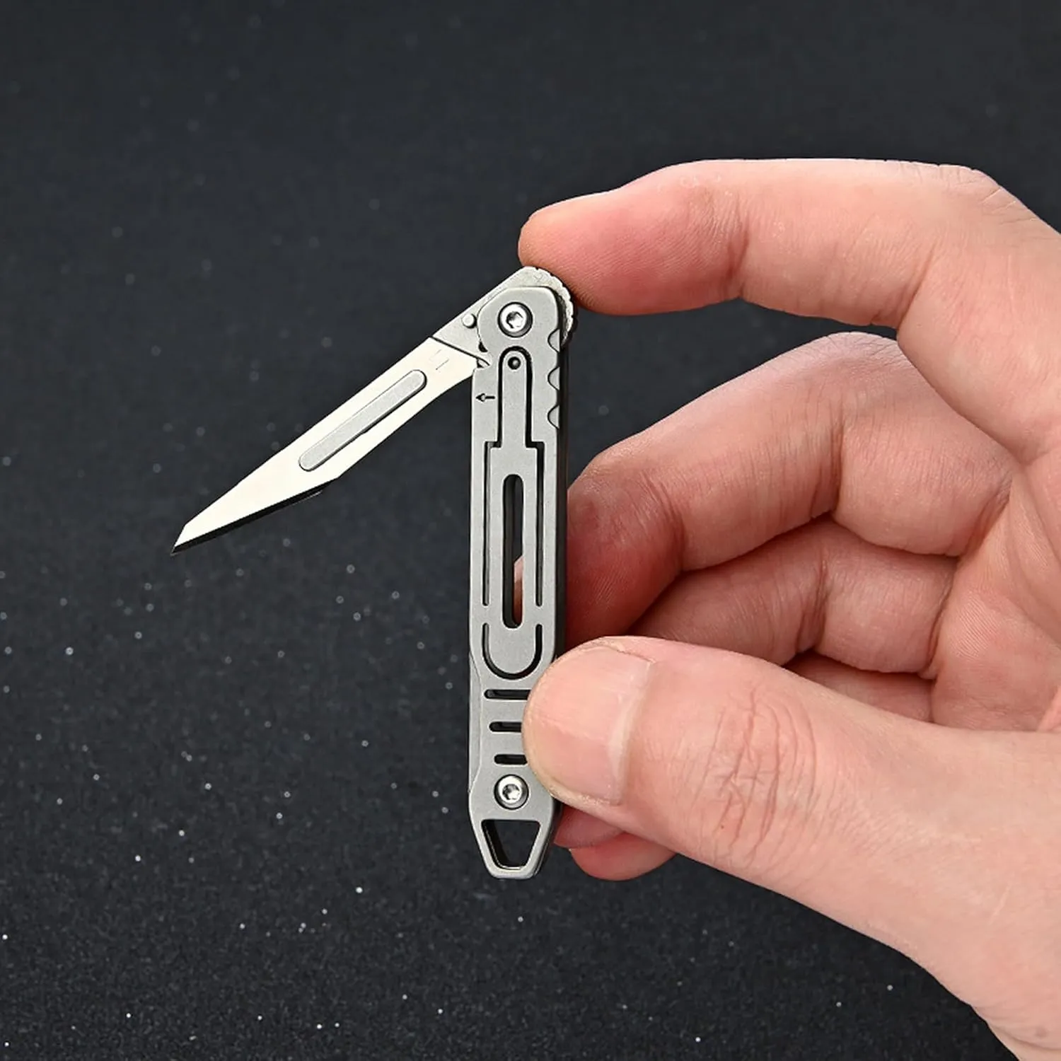 Stainless Steel Scalpels - 10pcs Extra Replaceable Blades - Folding Scalpel Pocket Knife